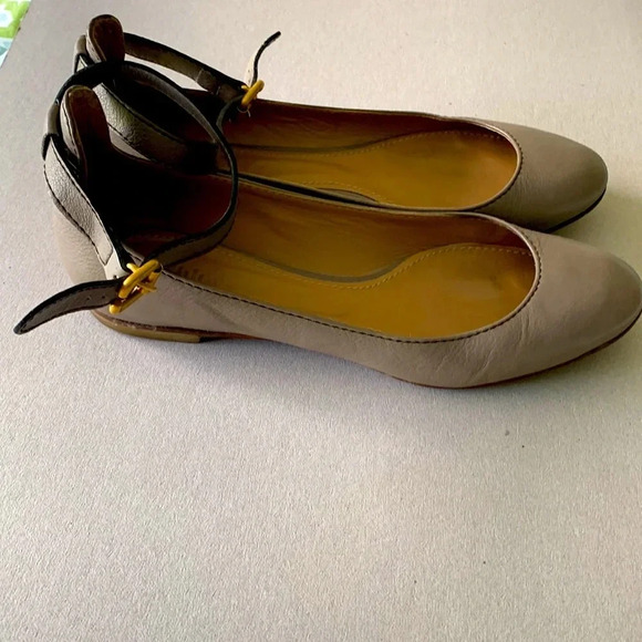 EUC womens CHLOE BALLET FLATS WITH ANKLE STRAP in taupe size 8.5 - Picture 9 of 14
